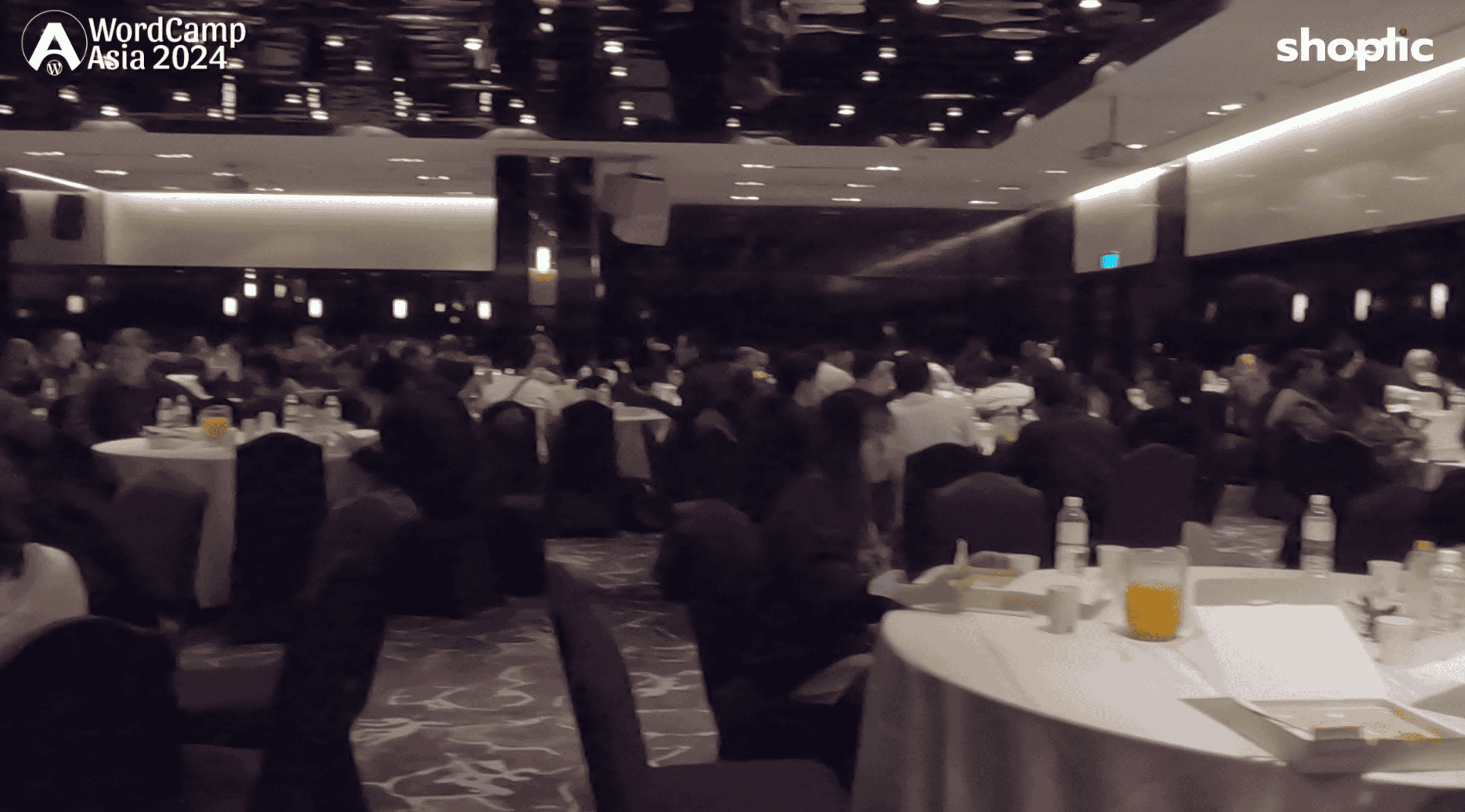 삼삼오오 모여서 식사